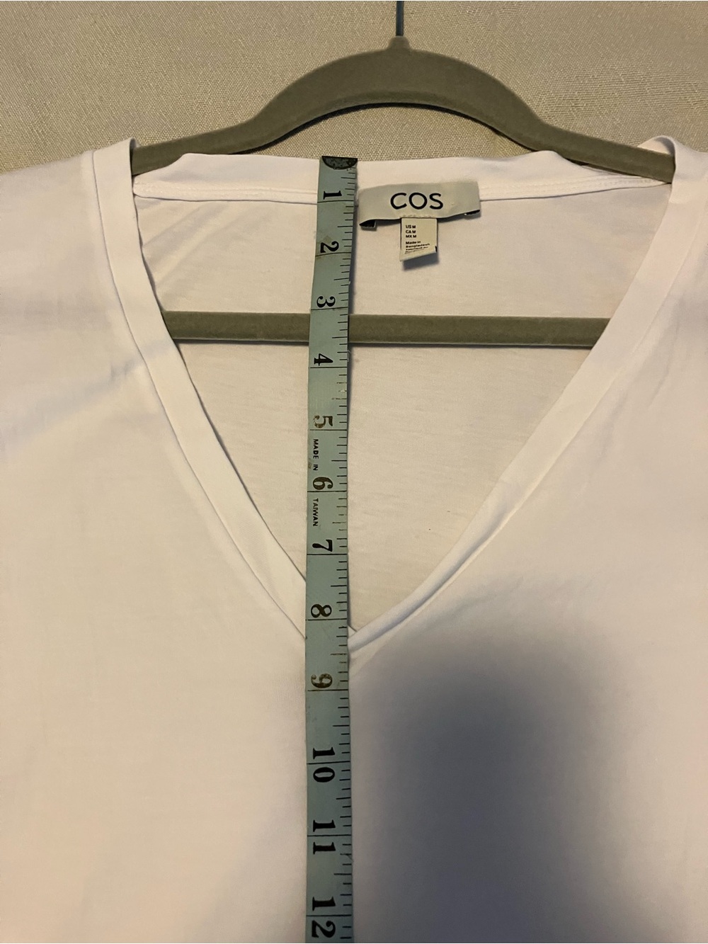 100% cotton COS white tee neutral summer staple layering medium deep v neck - Picture 7 of 9